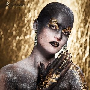 Rising Star Metallic Gold & Black Austrian Crystal and Gold Flake Earrings